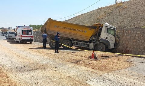Malatya'da Kamyon Kazası: Sürücü Hayatını Kaybetti