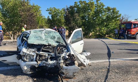 Manisa'da Feci Kaza: 3 Ölü, 2 Yaralı