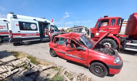 Manisa'da Zincirleme Trafik Kazası: 3 Yaralı