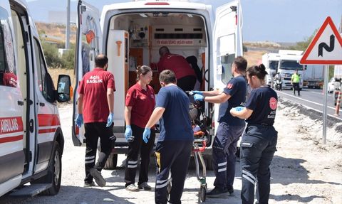 Manisa'da Zincirleme Trafik Kazası: 6 Yaralı