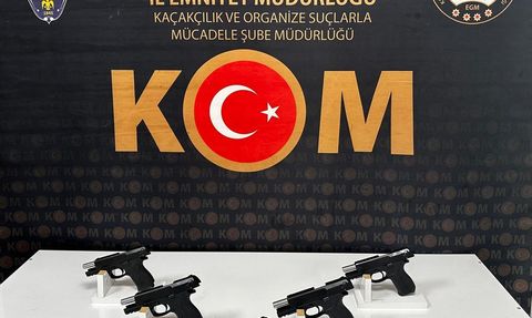 Mardin'de 5 Ruhsatsız Tabanca Ele Geçirildi