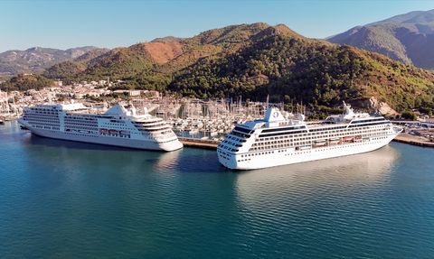 Marmaris'e İki Kruvaziyerle 1203 Turist Geldi
