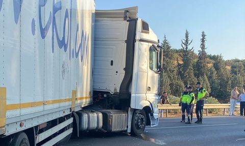 Mersin'de Zincirleme Trafik Kazası: 5 Yaralı