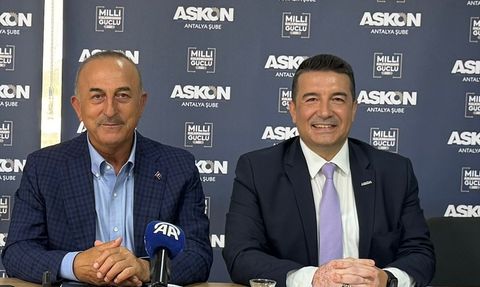 Mevlüt Çavuşoğlu Antalya'da İş İnsanlarıyla Bir Araya Geldi