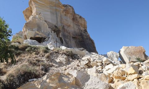 Nevşehir'deki Kaya Düşmesi Olayında Önleyici Tedbirler Alındı