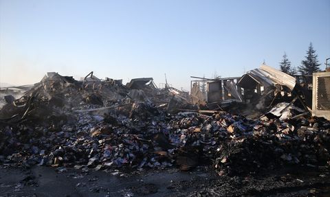 Niğde'deki Ambalaj Fabrikasında Yangın Kontrol Altına Alındı