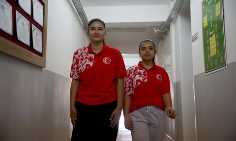 Okul Arkadaşları, Dünya Bilek Güreşi Şampiyonasında Dereceyle Döndü