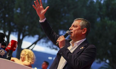 Özgür Özel, Muğla'da Zeytin ve Doğa Savunusu Yaptı