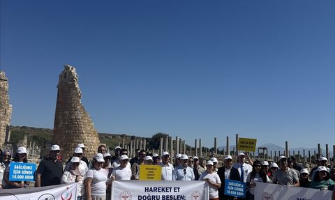 Perge Antik Kenti'nde Sağlıklı Yaşam Etkinliği Düzenlendi