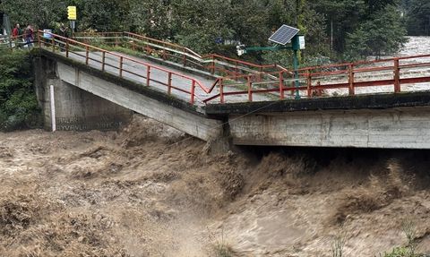 Rize'de Sağanak Yağış ve Heyelanlar Yaşanıyor