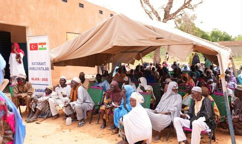 Sadakataşı Derneği Nijer'de 600 Kişiye Katarakt Ameliyatı Gerçekleştirdi