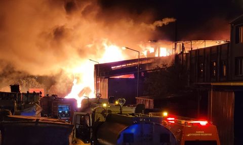 Samsun'da Kereste Fabrikasında Yangın Çıktı