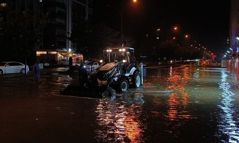 Samsun'da Kuvvetli Sağanak Yağış Hayatı Olumsuz Etkiledi