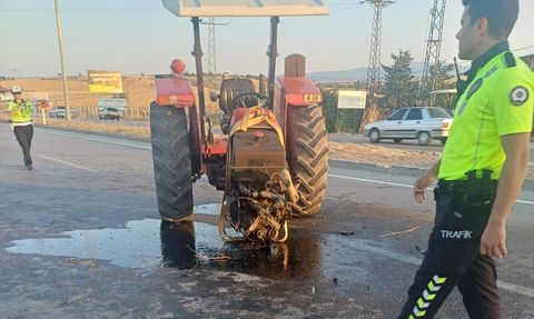 Samsun'da Traktör ile Kamyonetin Çarpıştığı Kaza: 4 Yaralı
