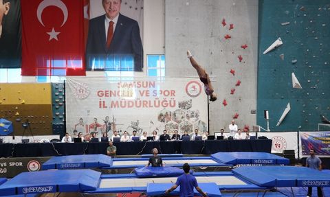 Samsun'da Trampolin Cimnastik Kulüpler Arası Türkiye Şampiyonası Gerçekleştirildi