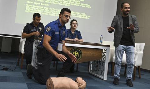 Savaş Muhabirliği Eğitimi: Gazeteciler Sahada Karşılaşacakları Koşullara Hazırlanıyor