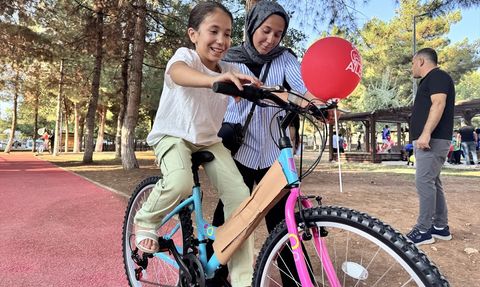 Siirt'te ODES Projesi ile Öğrencilere Bisiklet Hediye Edildi