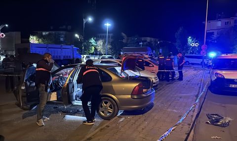 Sivas'ta Otomobil Patlaması: 1 Çocuk Hayatını Kaybetti