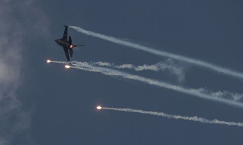 SOLOTÜRK, Sivas Kongresi'ni Uçuş Gösterisiyle Kutladı