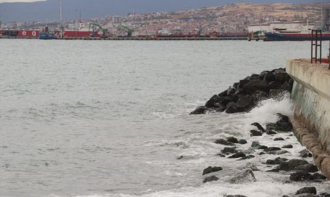Tekirdağ'da Poyraz Deniz Ulaşımını Aksatıyor