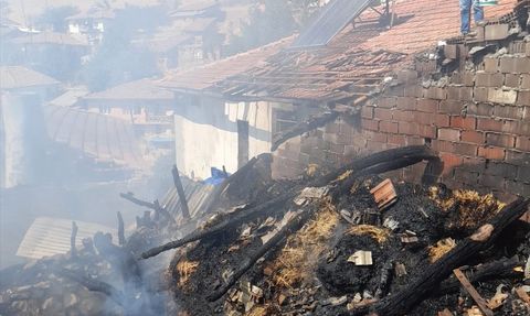 Tokat'ta Yangın Felaketi: Ev ve Samanlık Kullanılamaz Hale Geldi