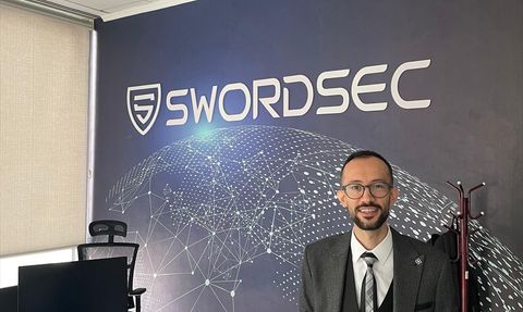 Türk Güvenlik Araştırmacısından Tesla Açığı Uyarısı