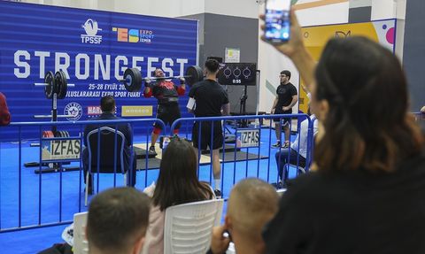 Türkiye Vücut Geliştirme ve Fitness Şampiyonası İzmir'de Gerçekleşti