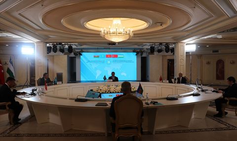 Ulaştırma ve Altyapı Bakanı Uraloğlu, TDT 8. Ulaştırma Bakanları Toplantısı'nda Önemli Mesajlar Verdi