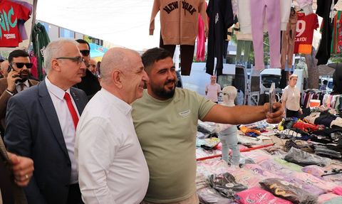 Ümit Özdağ Gaziantep'te Semt Pazarını Ziyaret Etti