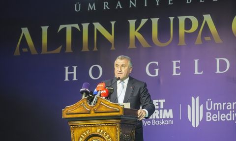 Ümraniye Belediyesi'nin Altın Kupa Gecesi'nde Spor Başarıları Kutlandı