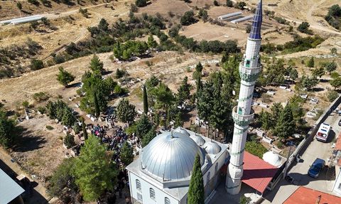 Uşak'ta Trafik Kazasında Hayatını Kaybeden Polis Memuru Defnedildi