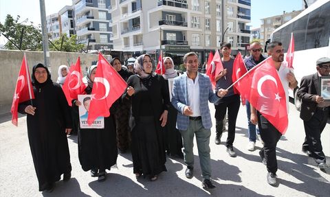 Van'da Çocukları Dağa Kaçırılan Ailelerin Eylemi Devam Ediyor