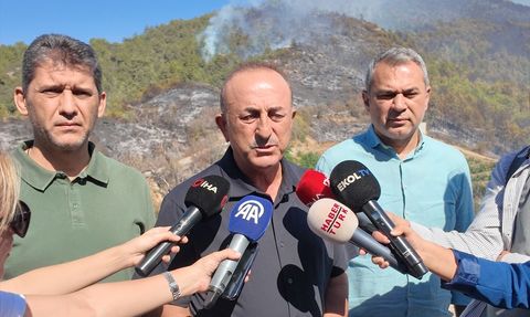 Yangın Bölgesinde Mevlüt Çavuşoğlu'ndan Geçmiş Olsun Ziyareti