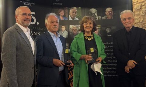 16. Uluslararası İstanbul Şiir ve Edebiyat Festivali: Onur Ödülleri Sahiplerini Buldu