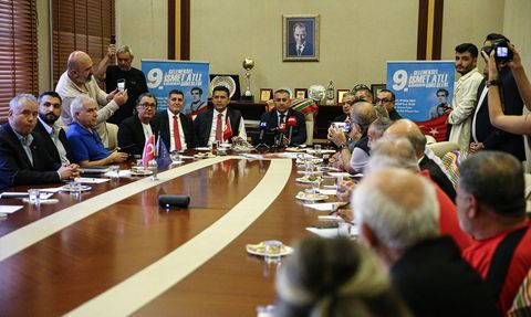 Adana'da Geleneksel İsmet Atlı Karakucak Güreşleri Başlıyor