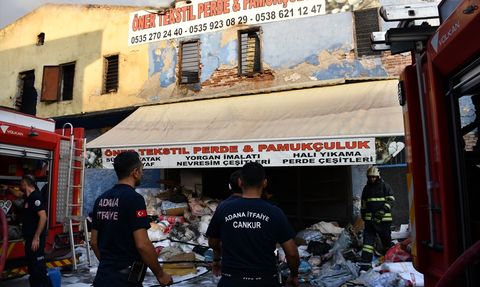 Adana'daki Tekstil Dükkanında Yangın