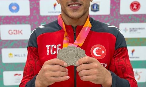 Adem Asil Dünya 2'ncisi Olmayı Başardı