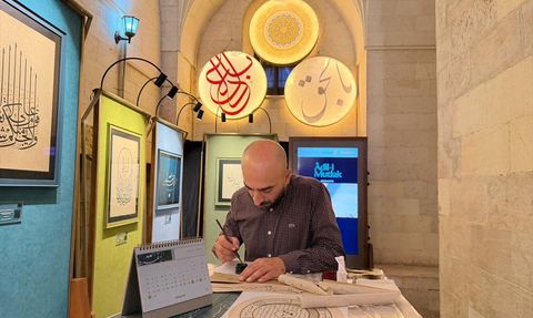 Adil-i Mutlak Hat Sergisi Mardin'de Sanatseverlerle Buluştu