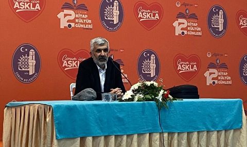 Ahmet Turgut Çorum'da Okurlarıyla Buluştu