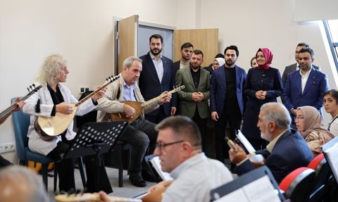 AK Parti Genel Başkan Yardımcısı Kaya, Bağcılar'da Engelli ve Yaşlı Merkezlerini Ziyaret Etti