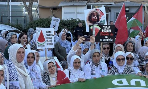 AK Parti Kadın Kolları'ndan Gazze Destek Eylemi