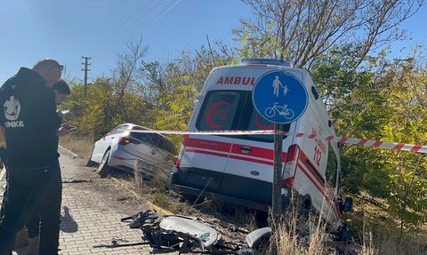Aksaray'da Ambulans ve Otomobil Çarpıştı