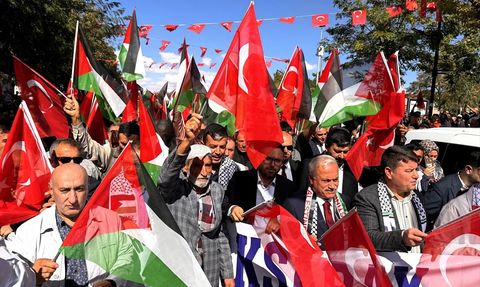 Aksaray'da Gazze'ye Destek Yürüyüşü Düzenlendi