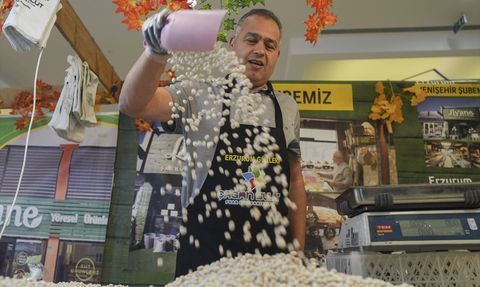 Ankara'da Erzurum Cağ Kebabı ve Çeçil Peyniri Festivali Başladı
