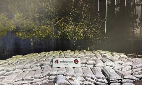 Ankara'da Kaçak Tütün ve Makaron Ele Geçirildi