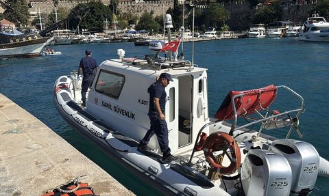 Antalya'da Falezlerden Düşen Kadın Hayatını Kaybetti