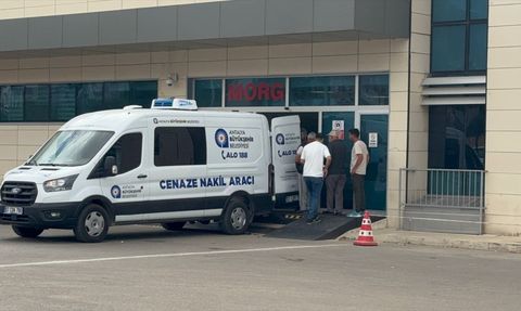 Antalya'da Trafik Kazası: 1 Ölü, 3 Yaralı