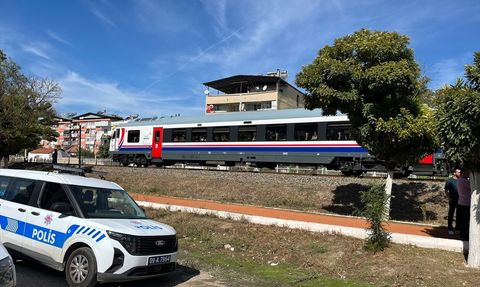 Aydın'da Tren Kazası: Torununu Kurtaran Kadın Yaralandı