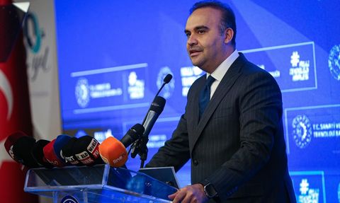 Bakan Kacır'dan Elektrikli Araçlar ve Teknoloji Vurgusu