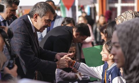 Bakan Tekin, Gazze İçin Umut Dolu Bir Kermeste Bir Araya Geldi